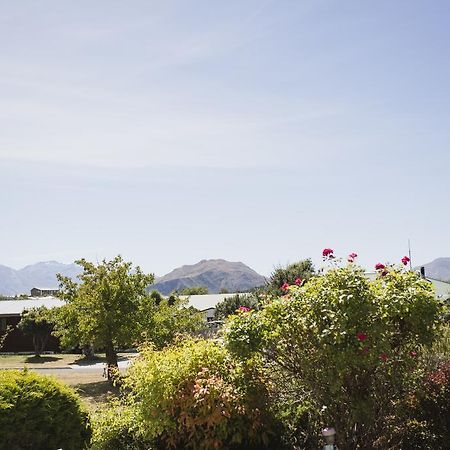 Apollo Lodge And Apartment Wanaka Bagian luar foto