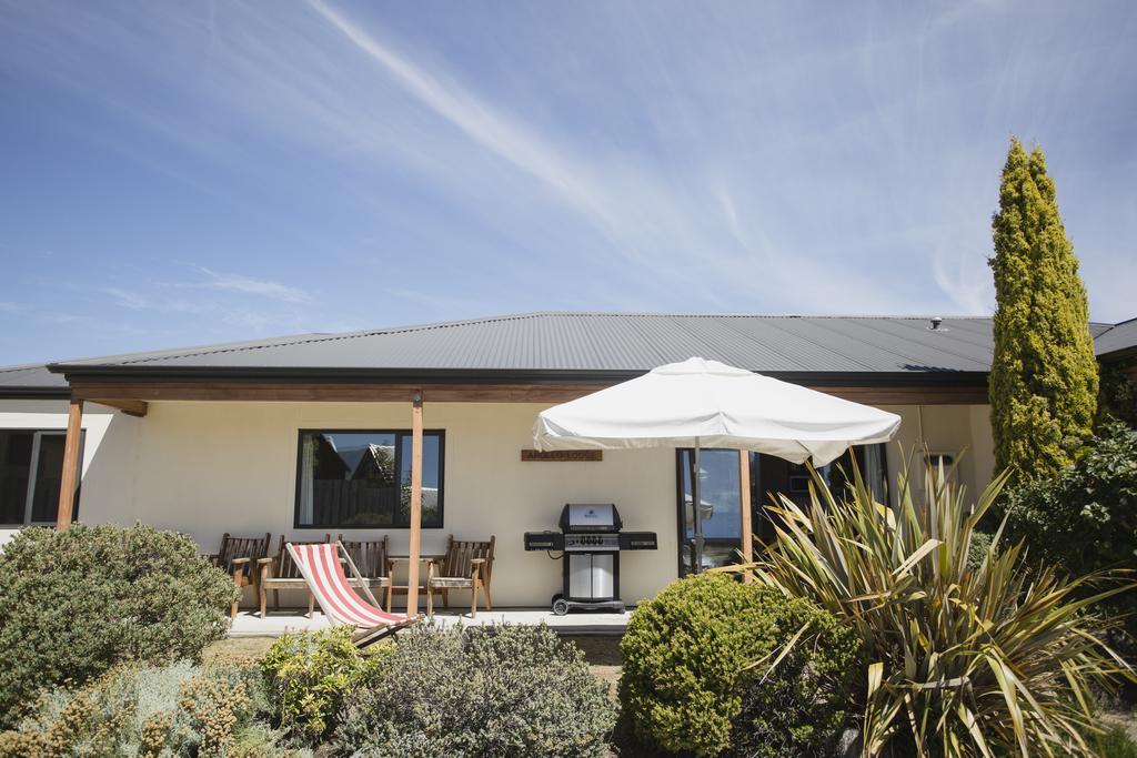 Apollo Lodge And Apartment Wanaka Bagian luar foto